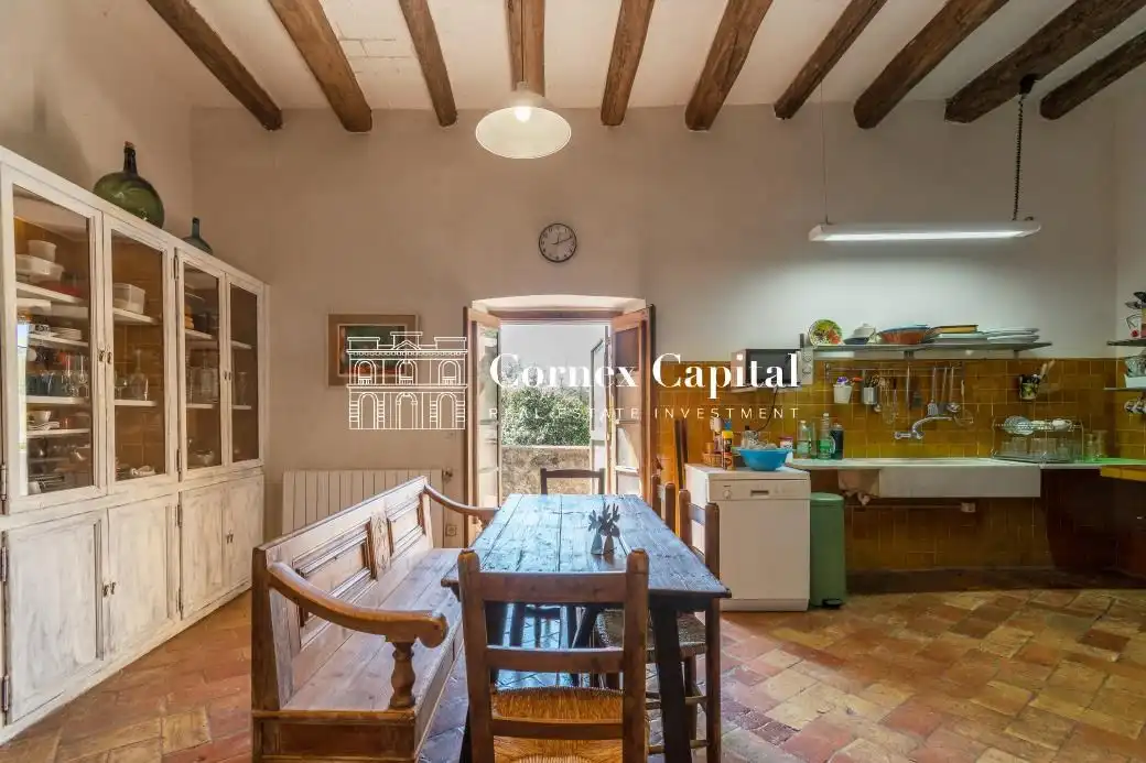 Casa de 1000 m² en Rupià