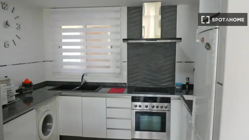 Habitación 106 m², Dénia