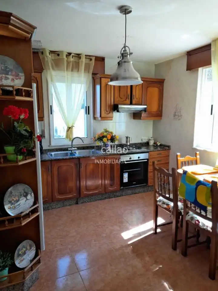 Casa de 265 m² a Mugardos