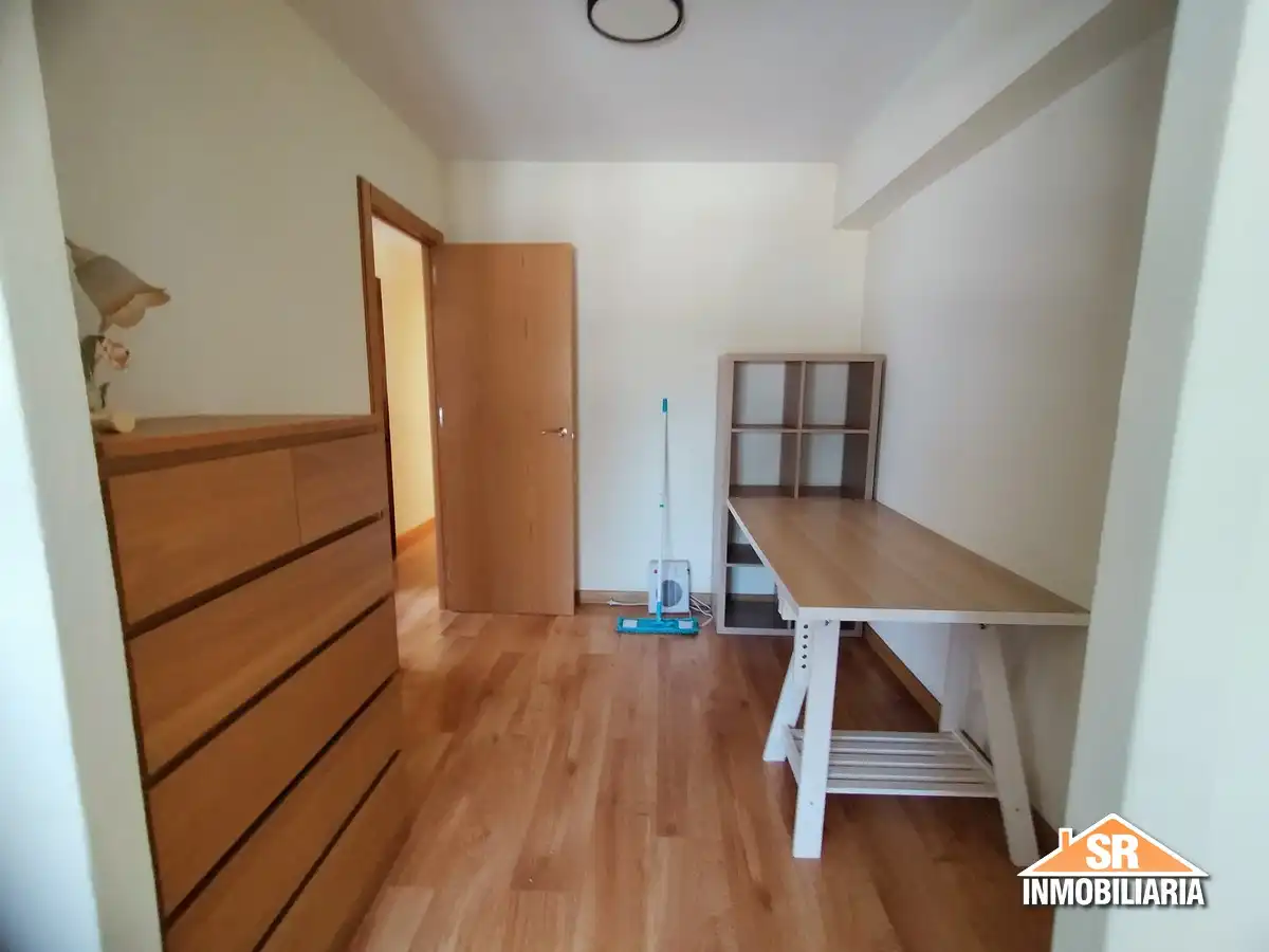 Piso de 70 m² en Oleiros