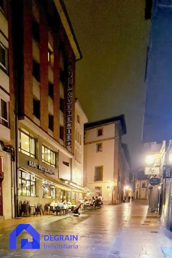 Piso de 60 m² en Oviedo