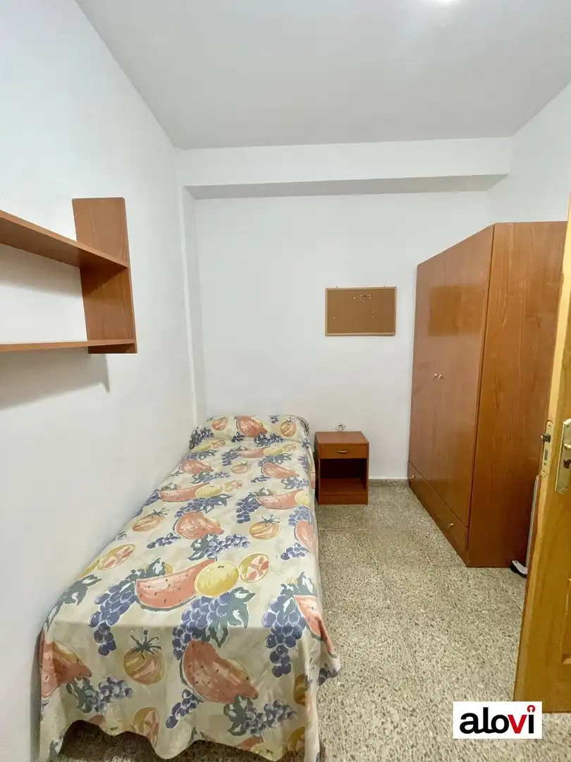 Habitación 131 m², Granada
