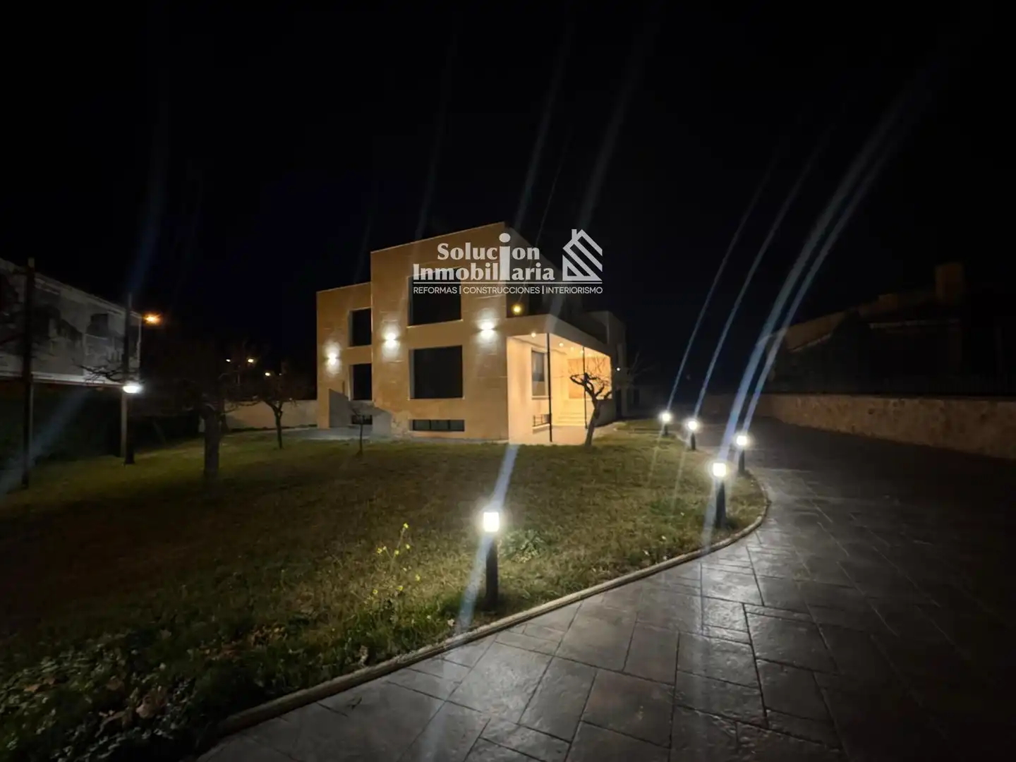Pis de 500 m² a Villamayor