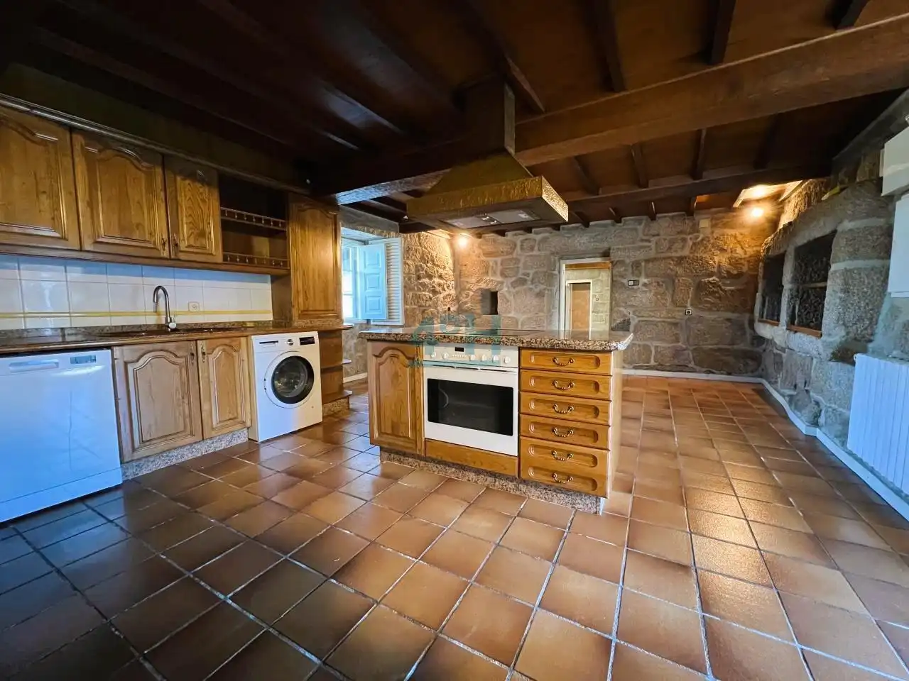 Casa de 590 m² a San Cibrao das Viñas