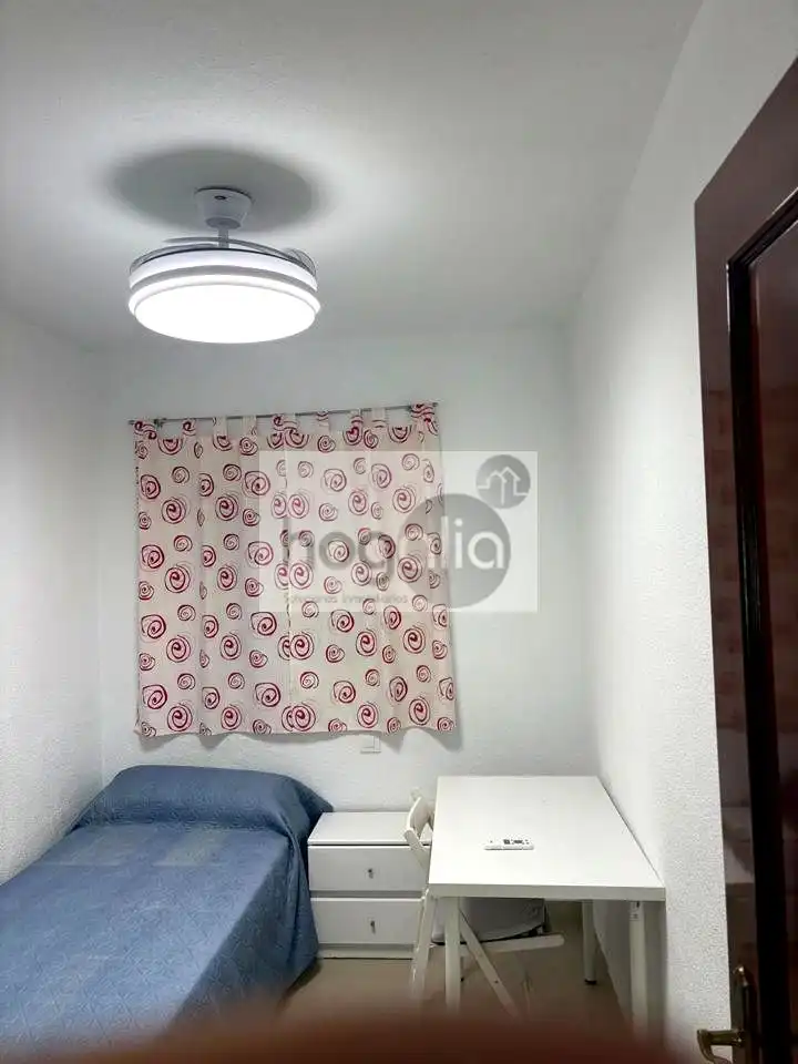 Habitación 65 m², Sevilla