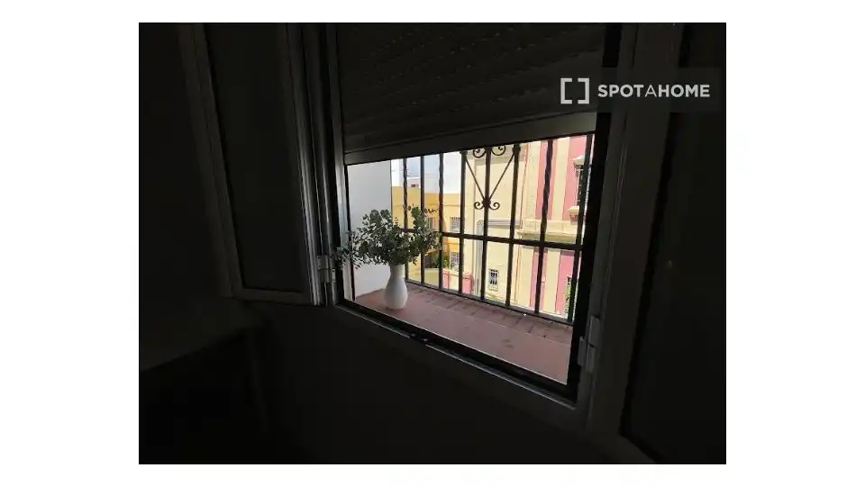 Habitación 345 m², Sevilla