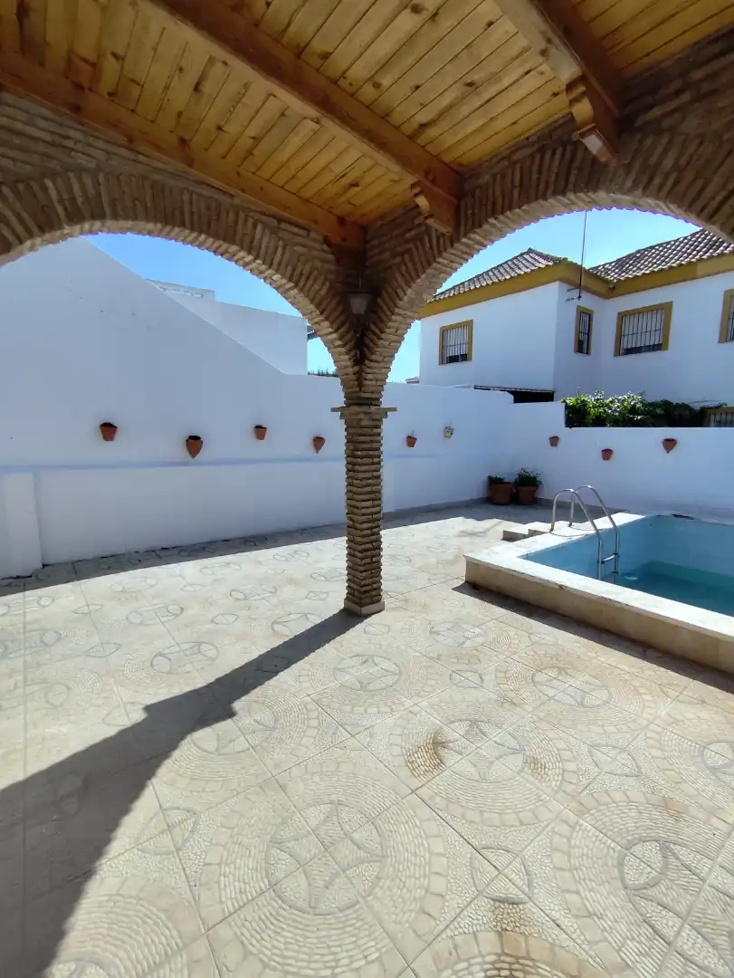 Casa de 220 m² en Valencina de la Concepción