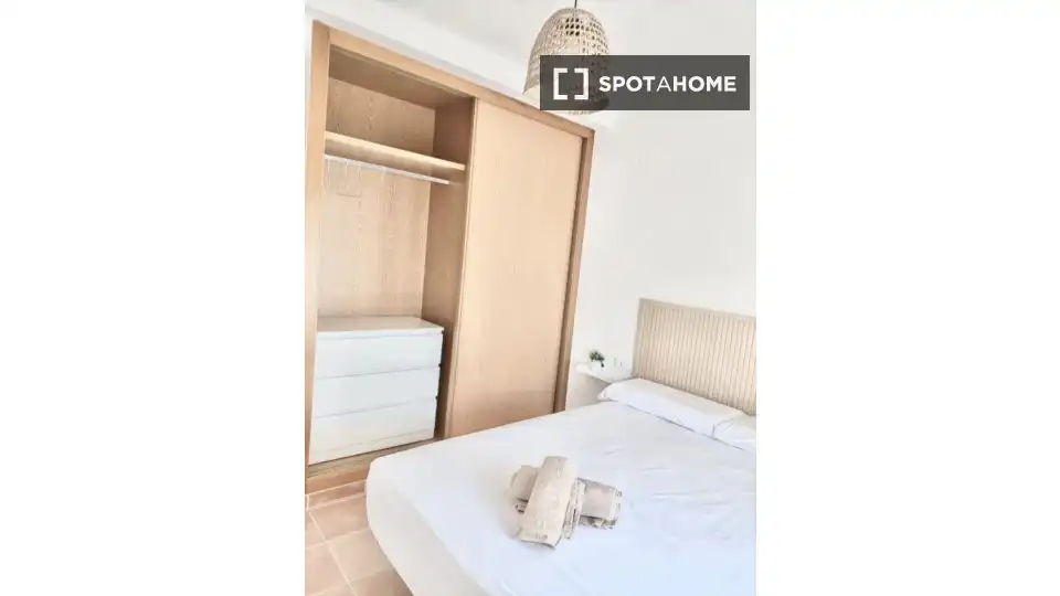 Habitación 127 m², Ítrabo