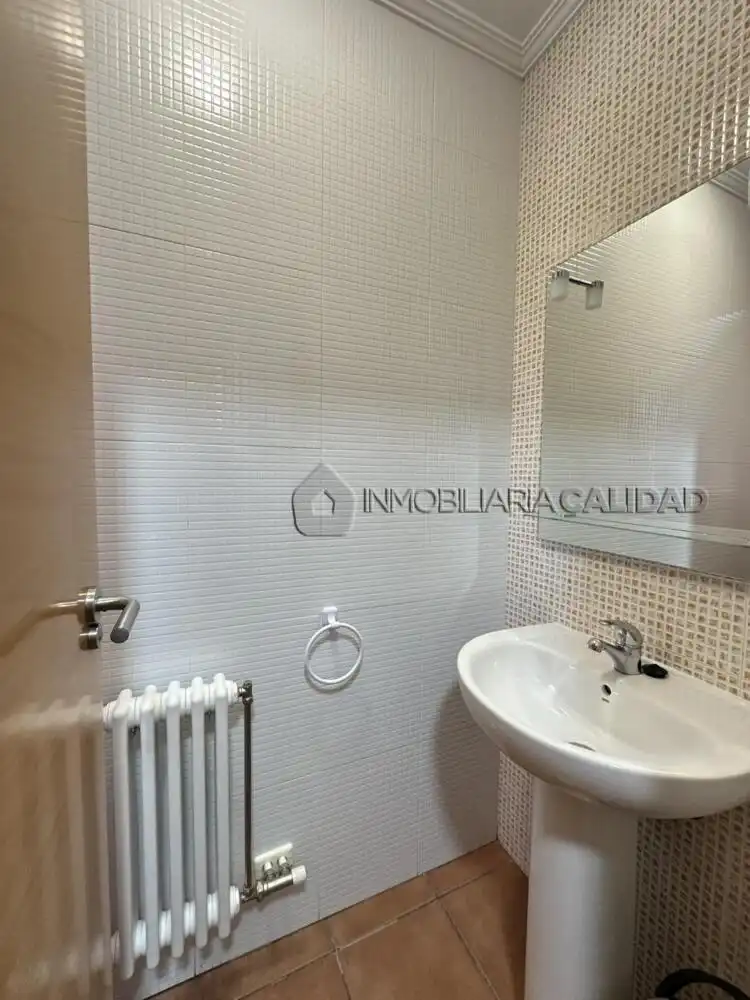Casa de 201 m² en Villagonzalo Pedernales