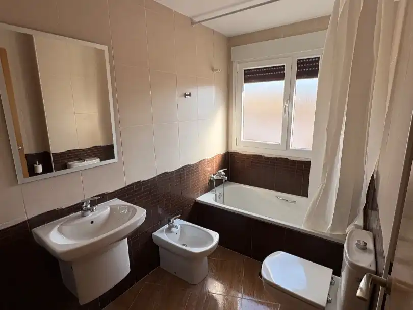 Piso de 90 m² en Villarejo de Fuentes