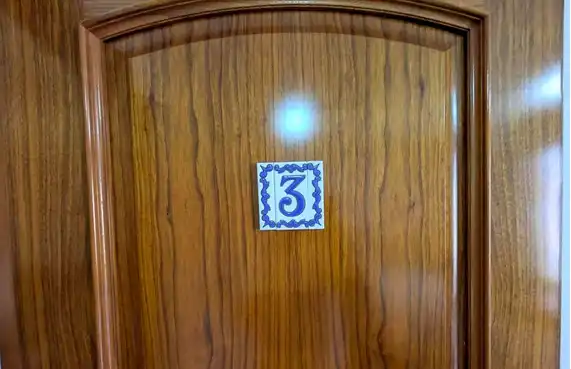 Habitación 504 m², Linares