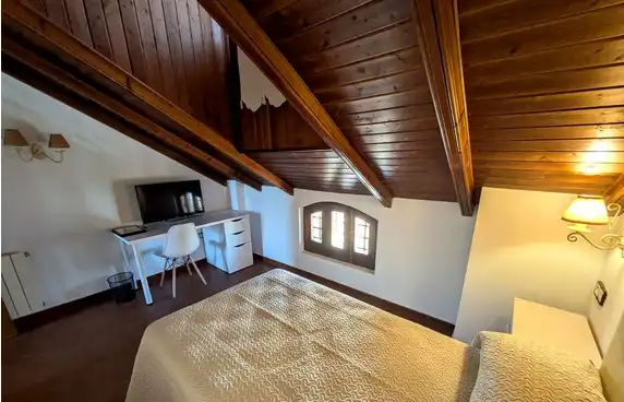 Habitación 504 m², Linares