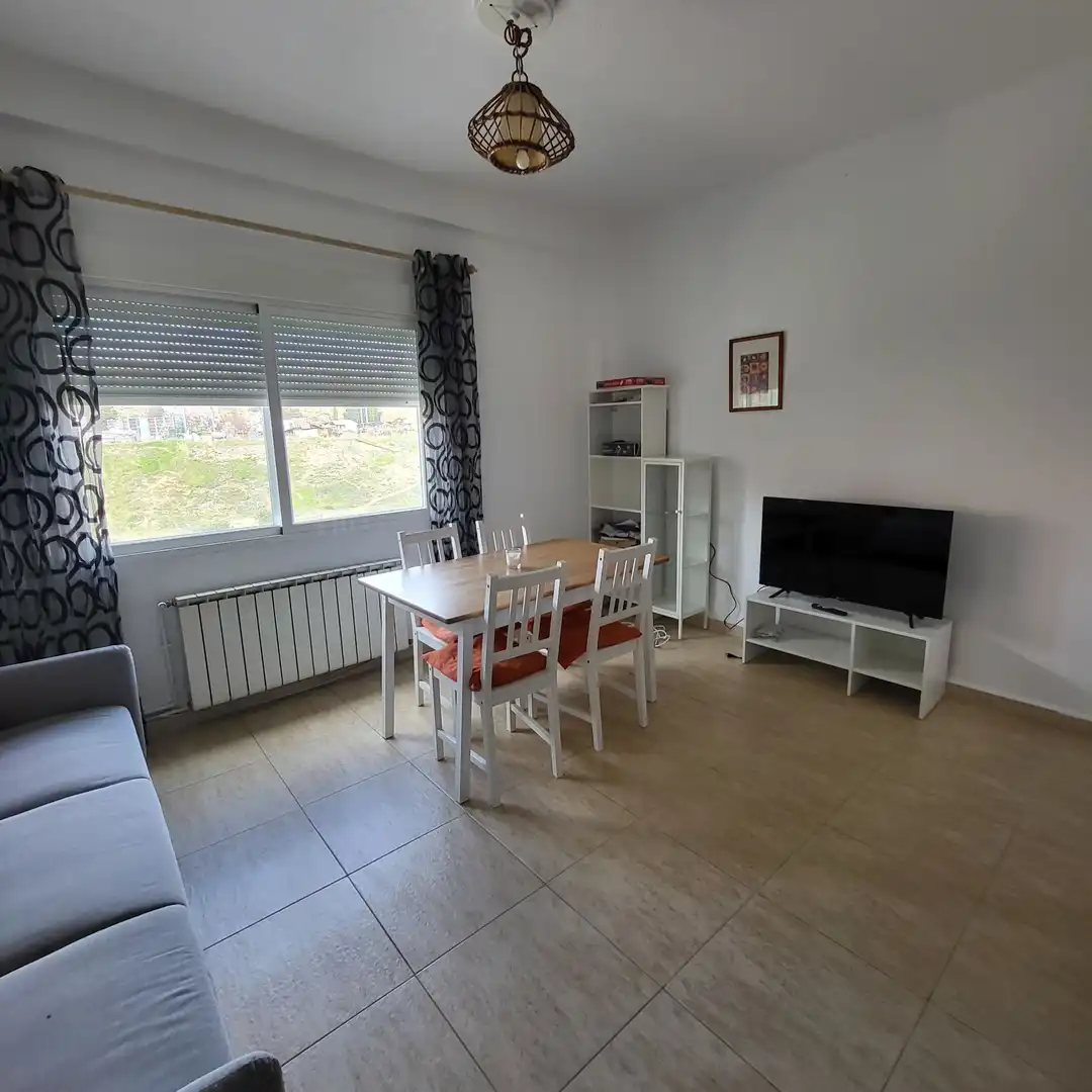 Habitación 90 m², Ávila