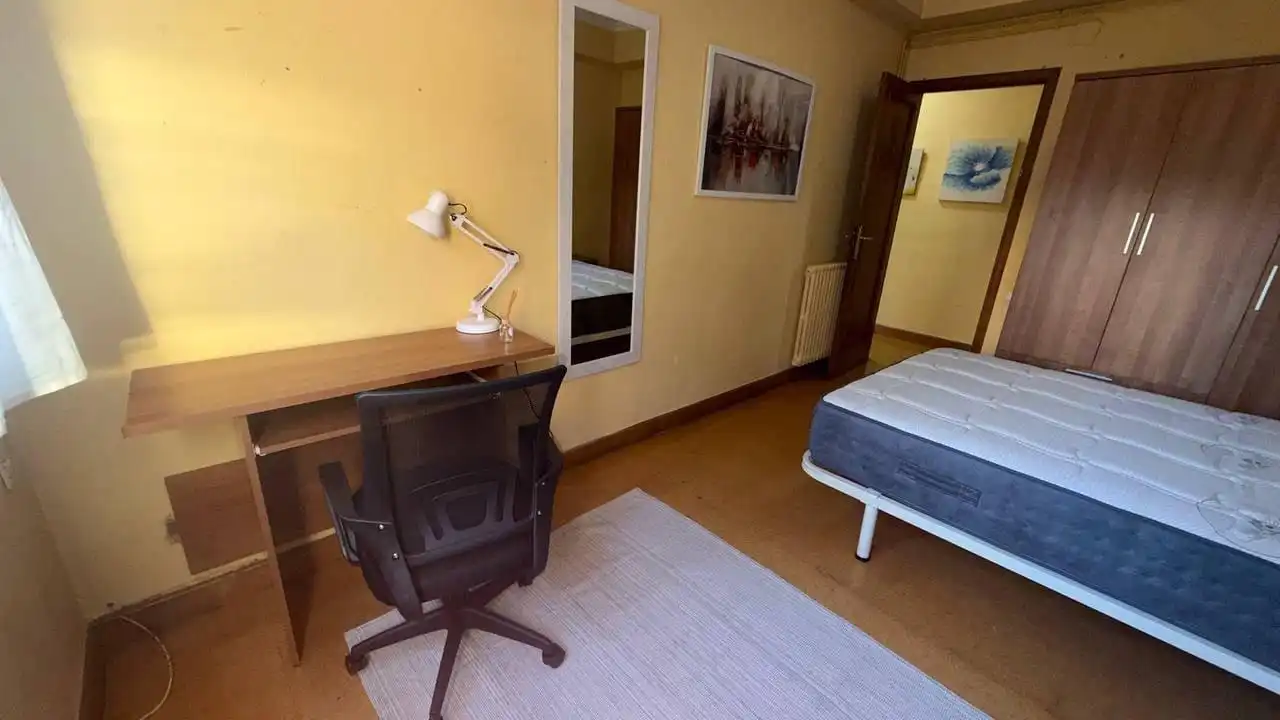 Piso de 95 m² en Ourense