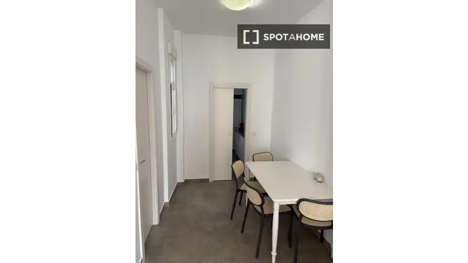 Habitación 74 m², Sevilla