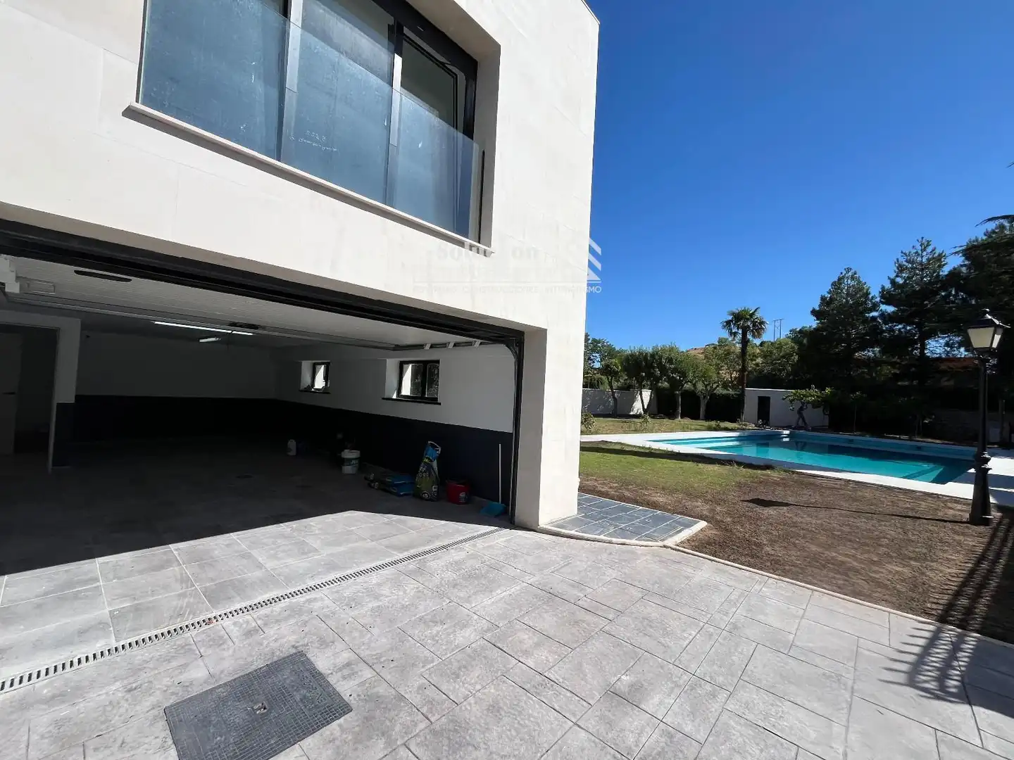 Pis de 500 m² a Villamayor