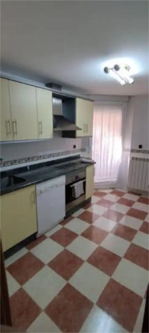 Piso de 110 m² en Linares