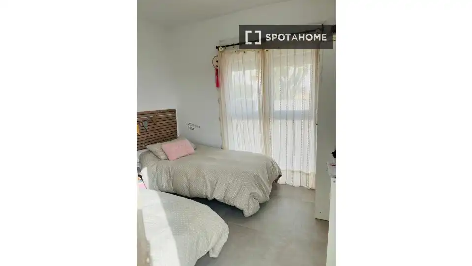Habitación 138 m², Alicante