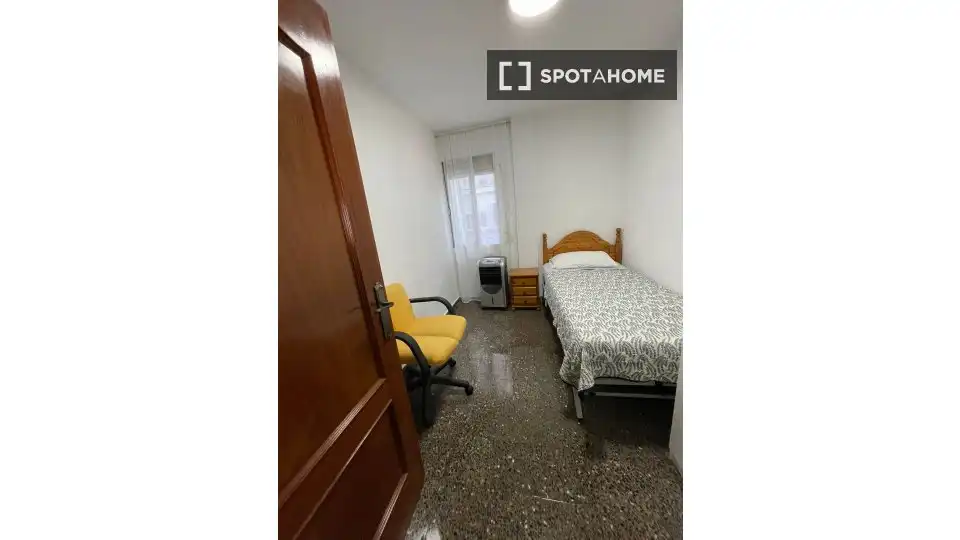 Habitación 75 m², Alicante