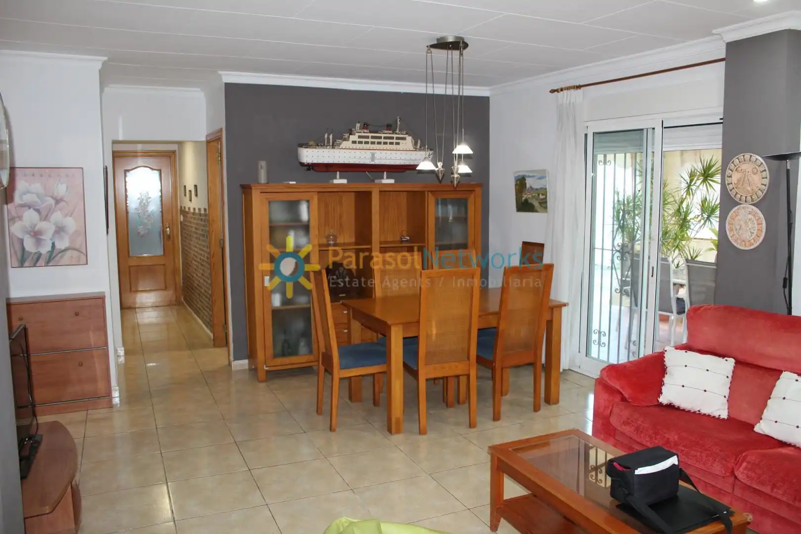 Casa de 251 m² en Oliva