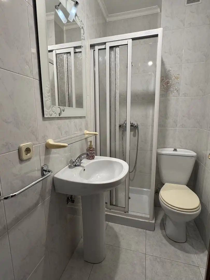 Habitació de lloguer, Narón