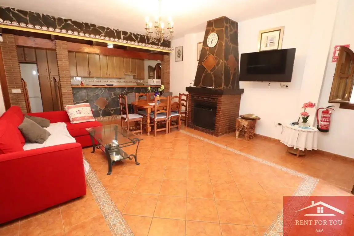 Casa de 110 m² en Alozaina