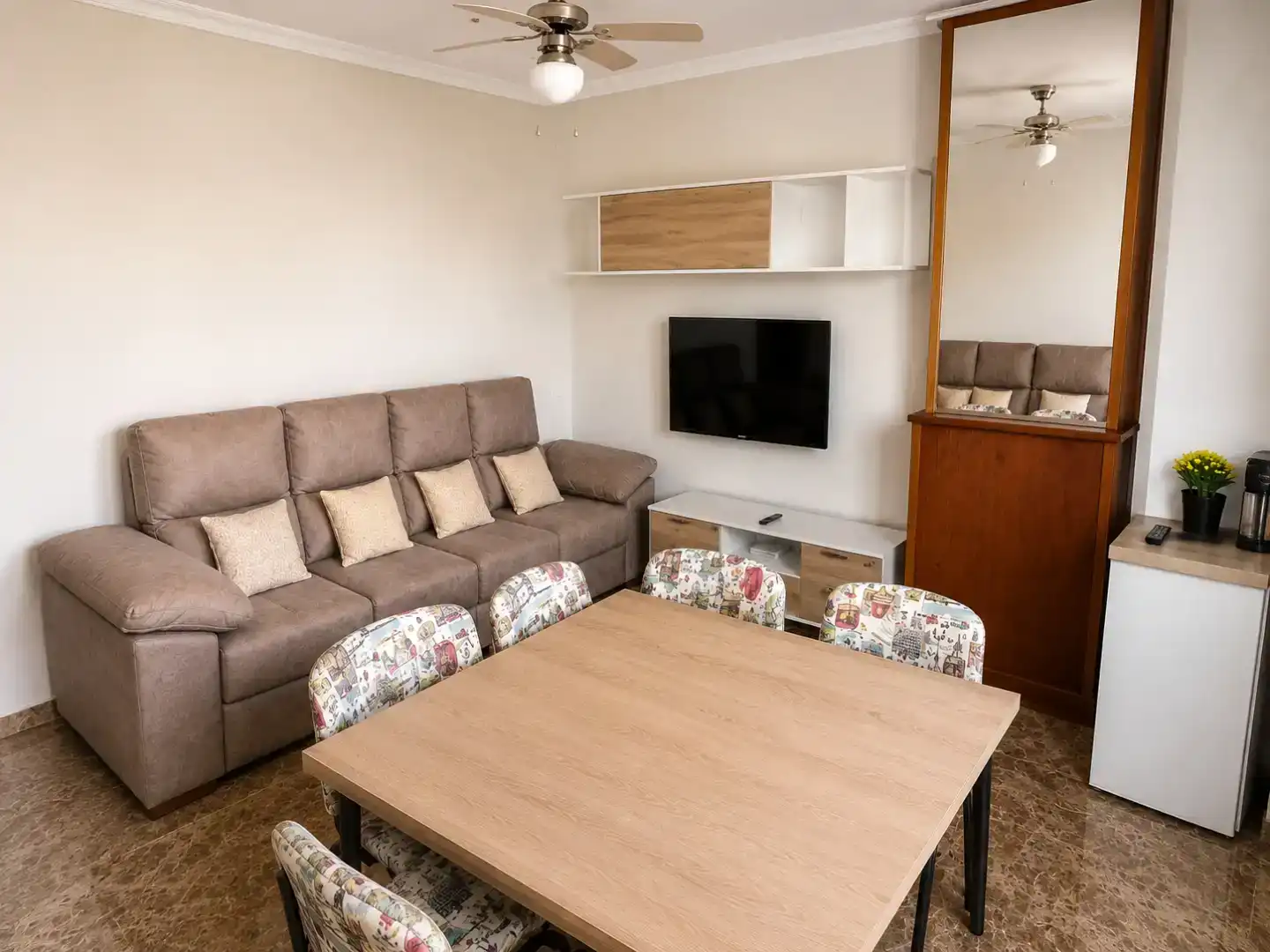 Zimmer 100 m², Jaén