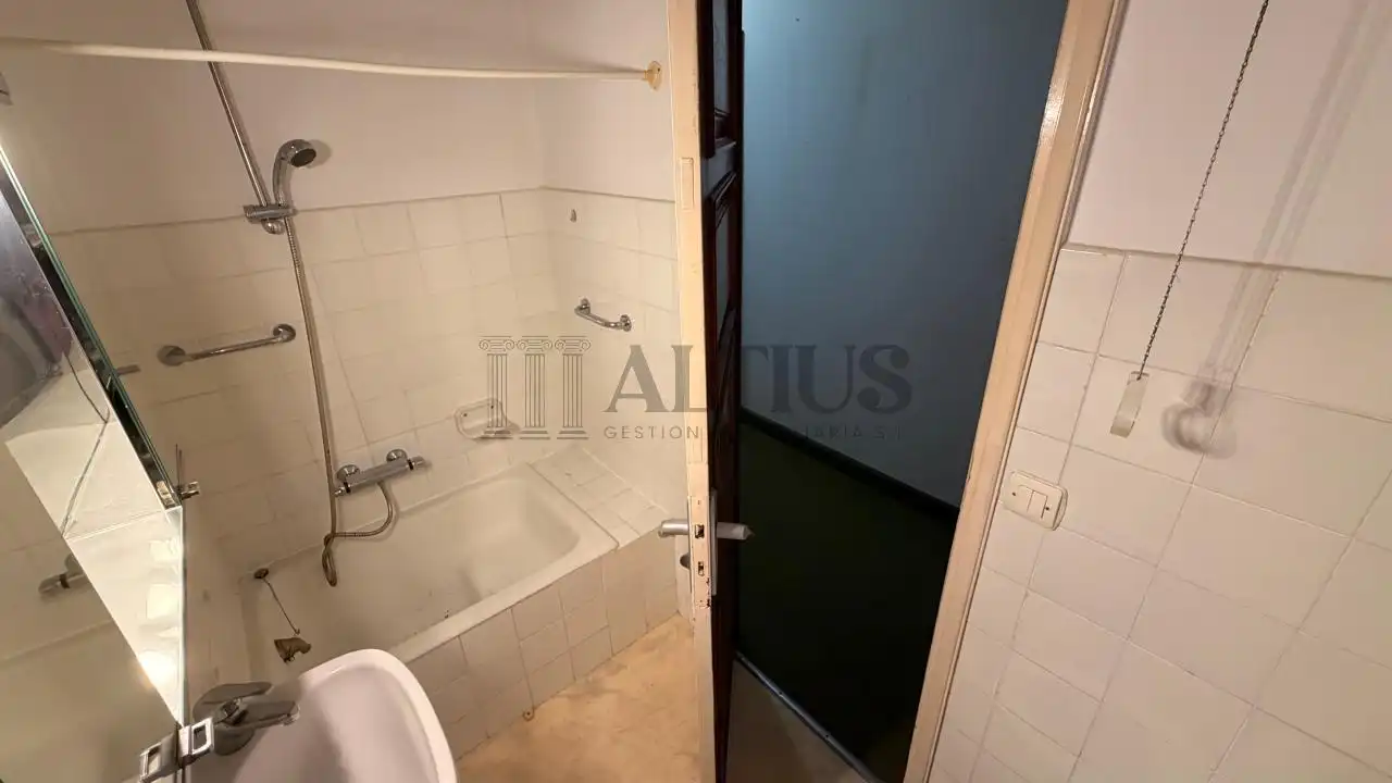 Piso de 180 m² en Santiago de Compostela