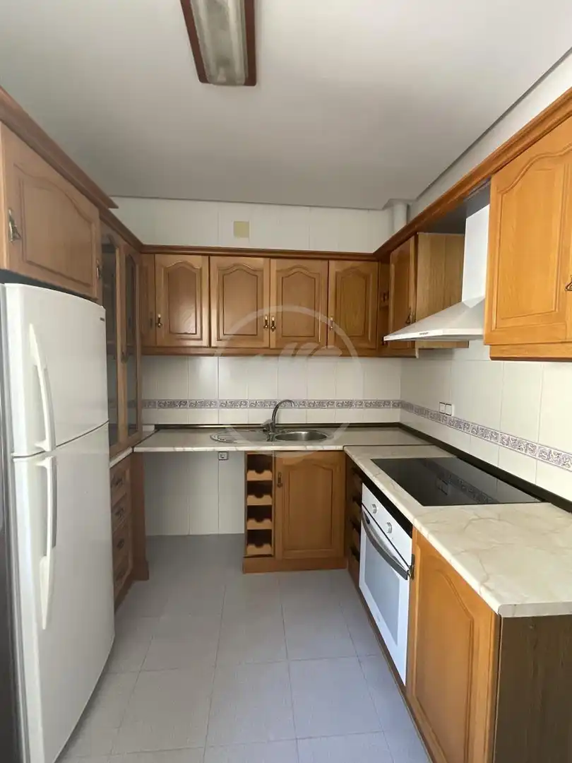Piso de 100 m² en Linares