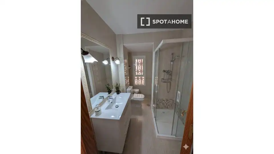 Habitación 77 m², Alicante