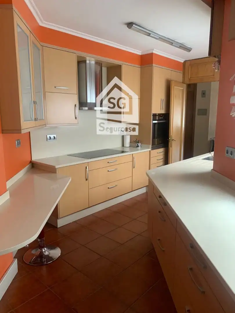Piso de 229 m² en Ourense
