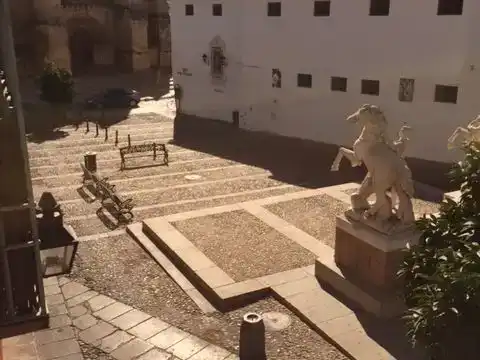 Pis de 100 m² a Còrdova