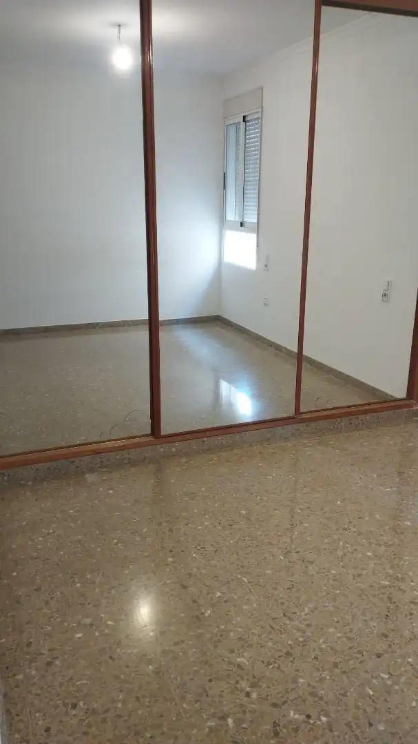 Piso de 100 m² en Manises