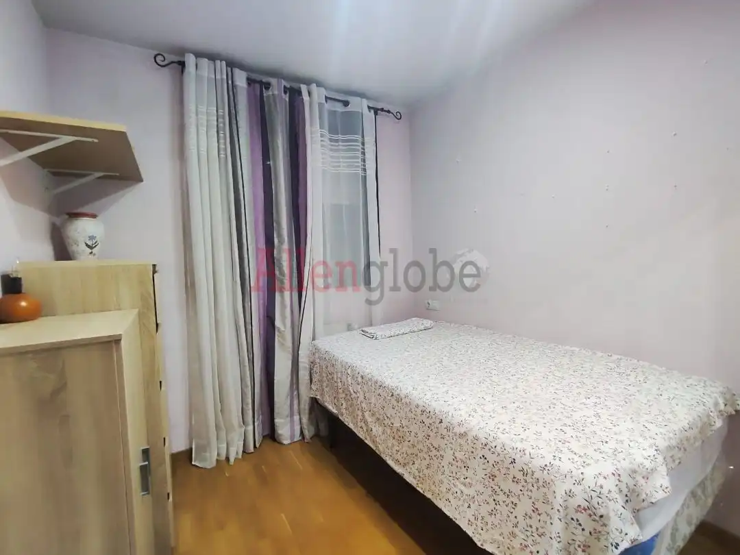 Flat 63 m² in Oviedo