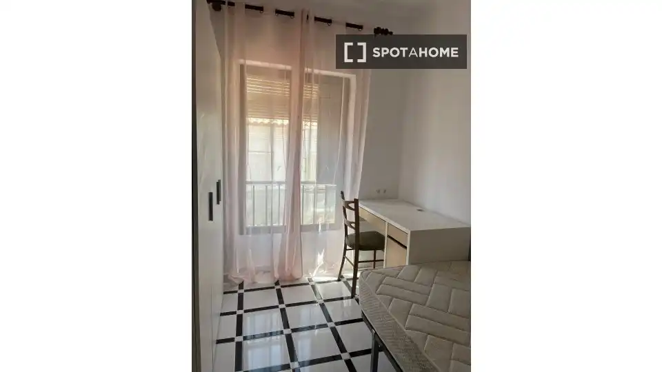 Habitación 92 m², Granada