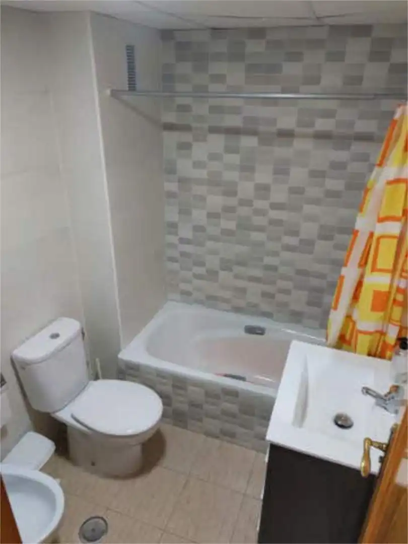 Piso de 80 m² en Almería