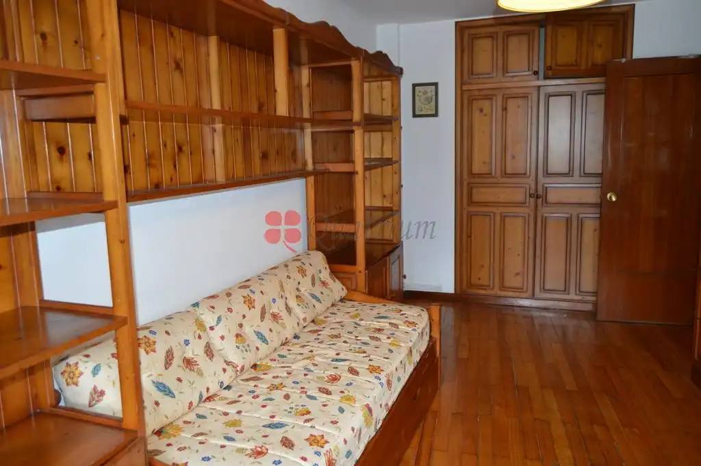 Piso de 140 m² en Santiago de Compostela