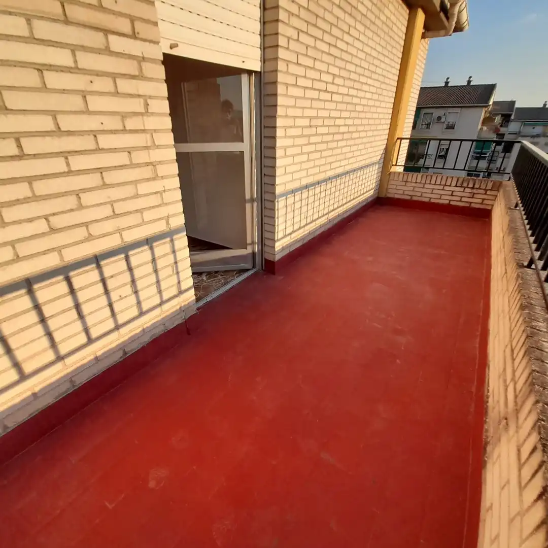 Piso de 100 m² en Granada
