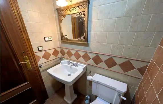 Habitación 504 m², Linares