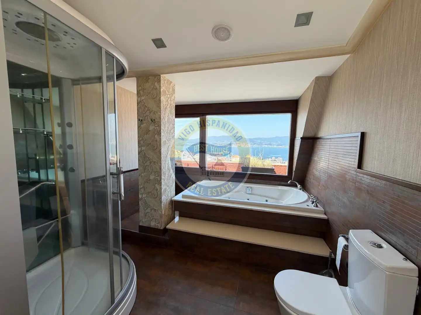 Piso de 250 m² en Vigo
