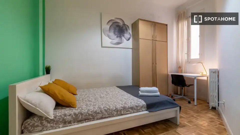 Кімната в оренду, Madrid