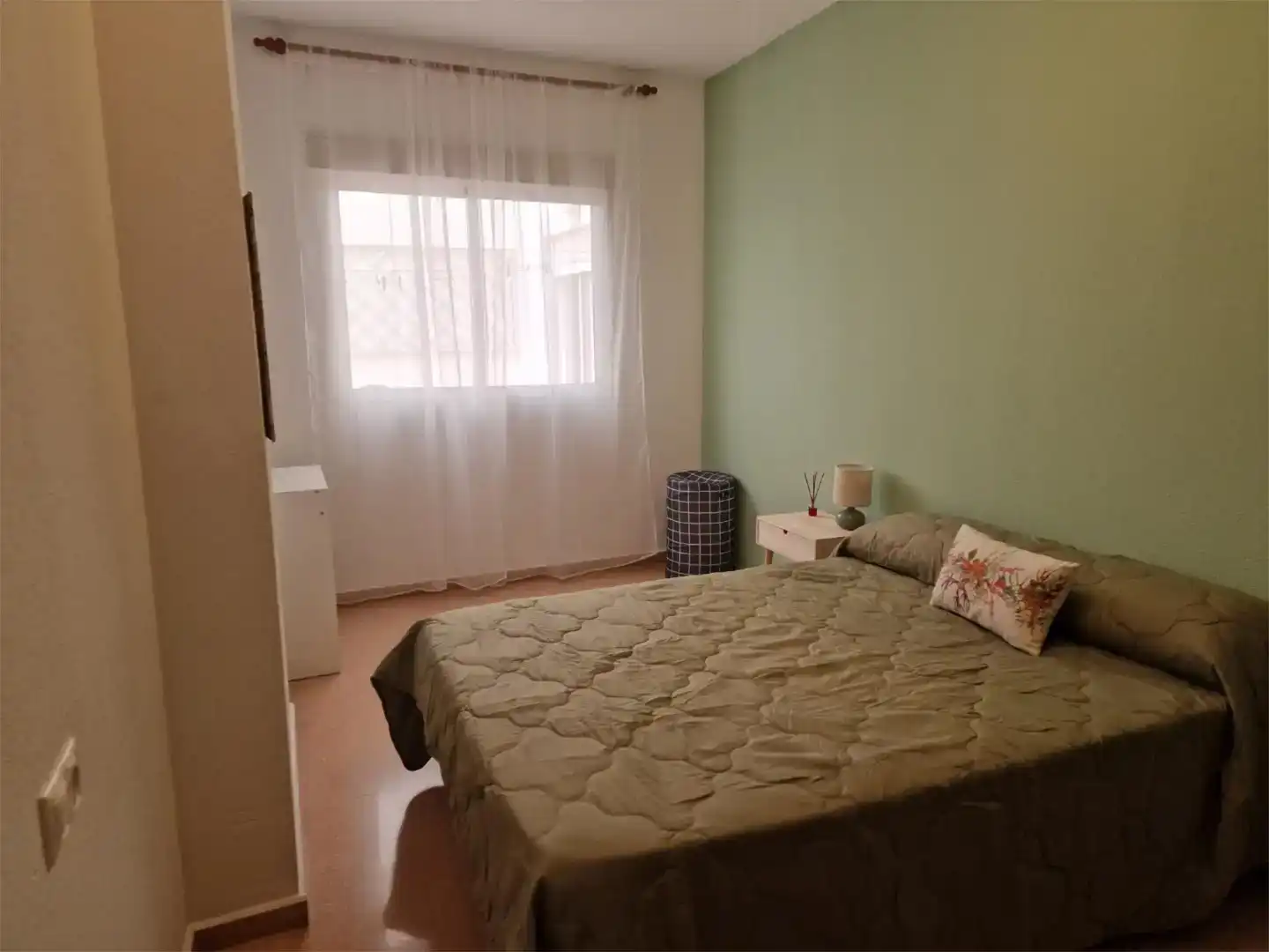 Habitación 100 m², Alicante