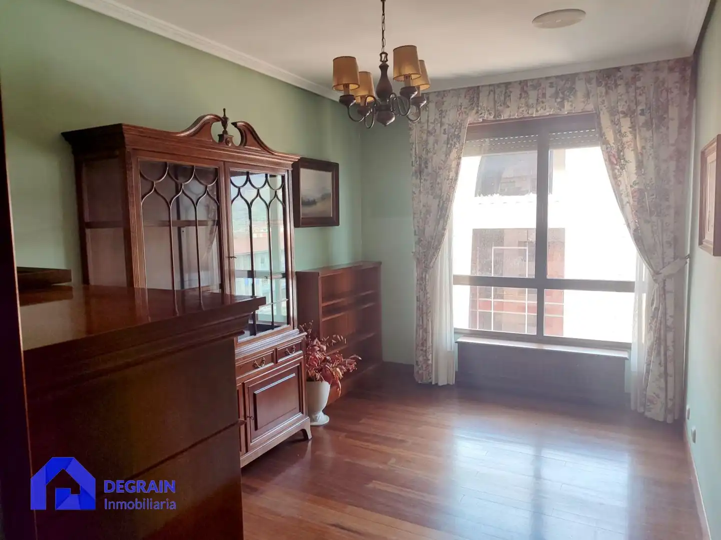 Piso de 146 m² en Oviedo