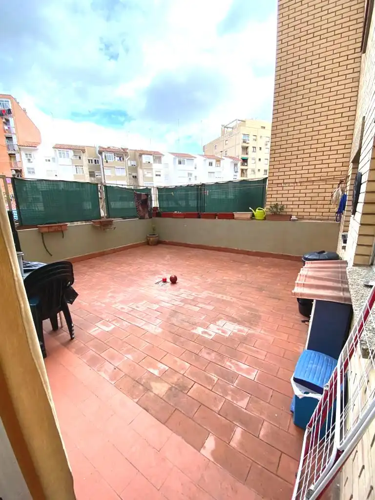 Piso de 100 m² en Zaragoza