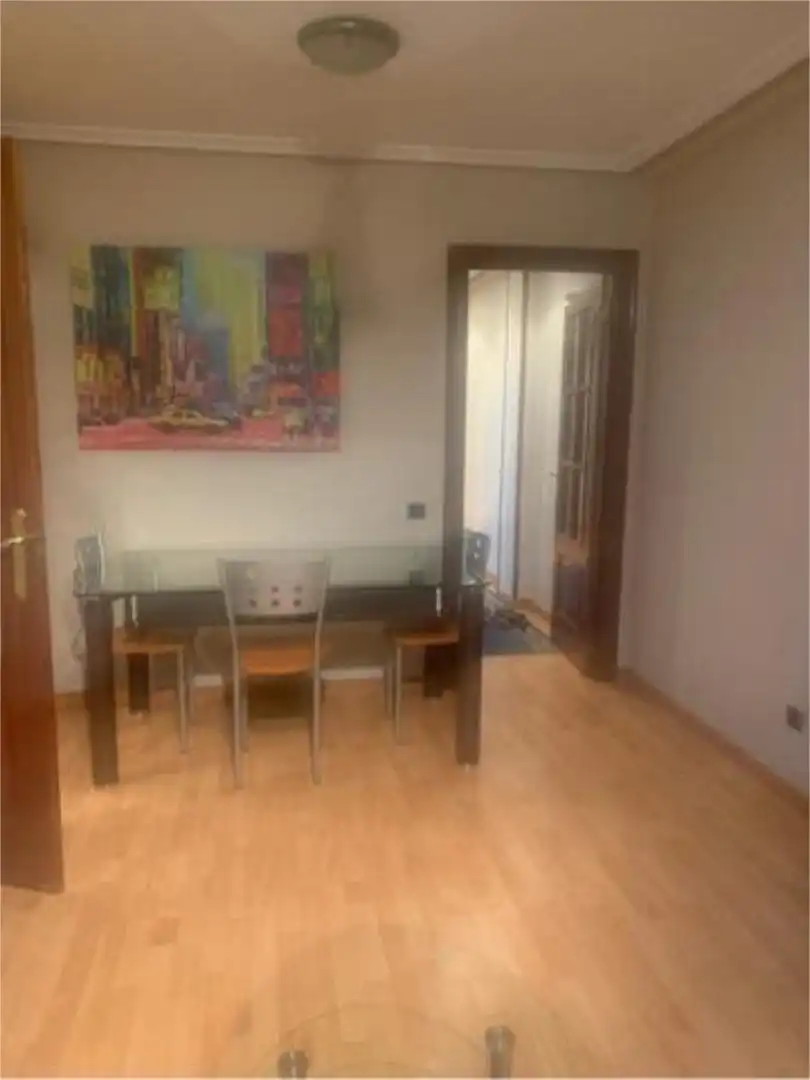 Piso de 90 m² en Mieres