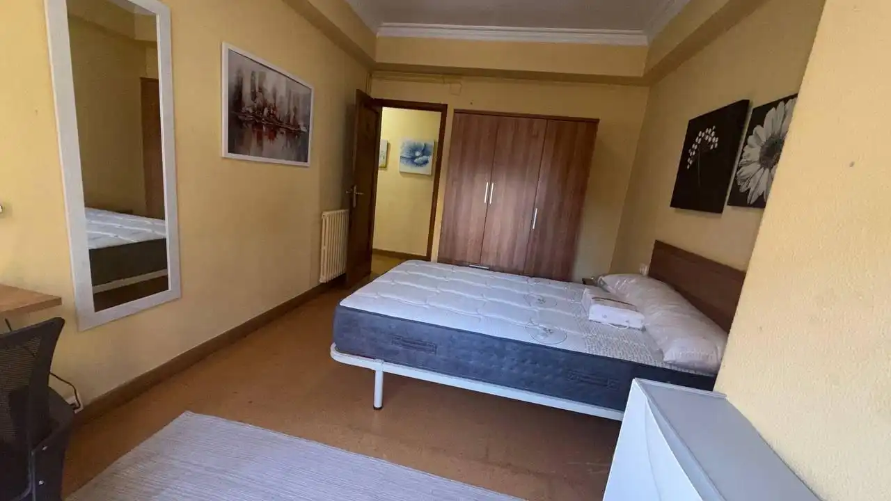 Piso de 95 m² en Ourense