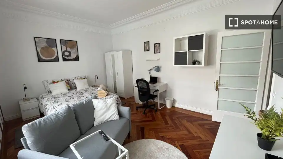 Habitación 196 m², Bilbao