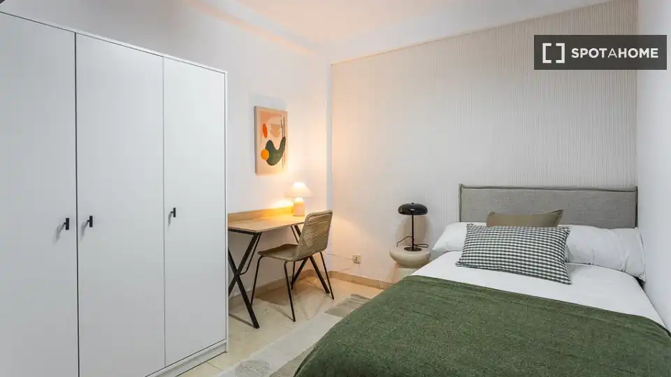Habitación 150 m², Alicante