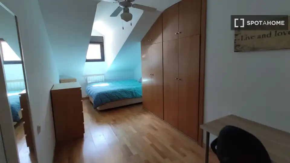 Habitación 109 m², Granada