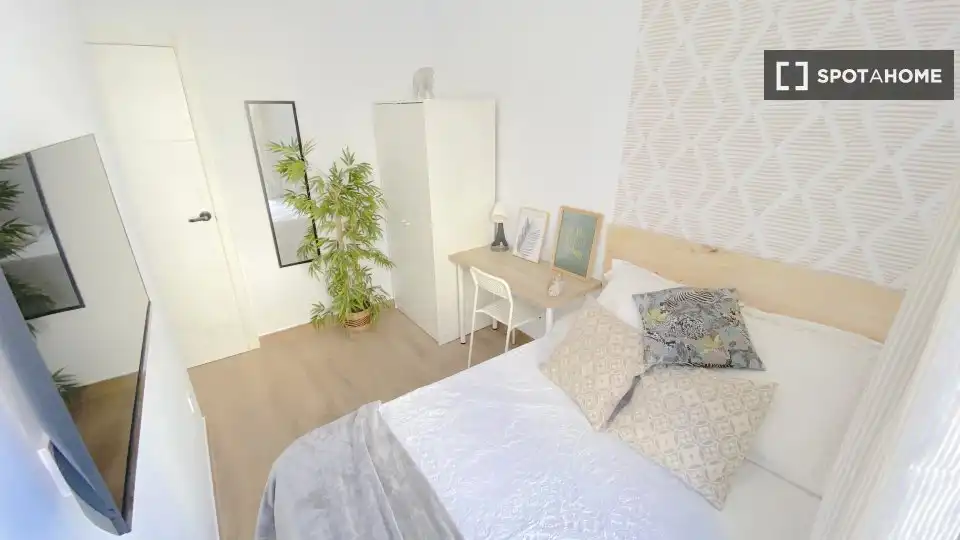 Habitación 200 m², Sevilla